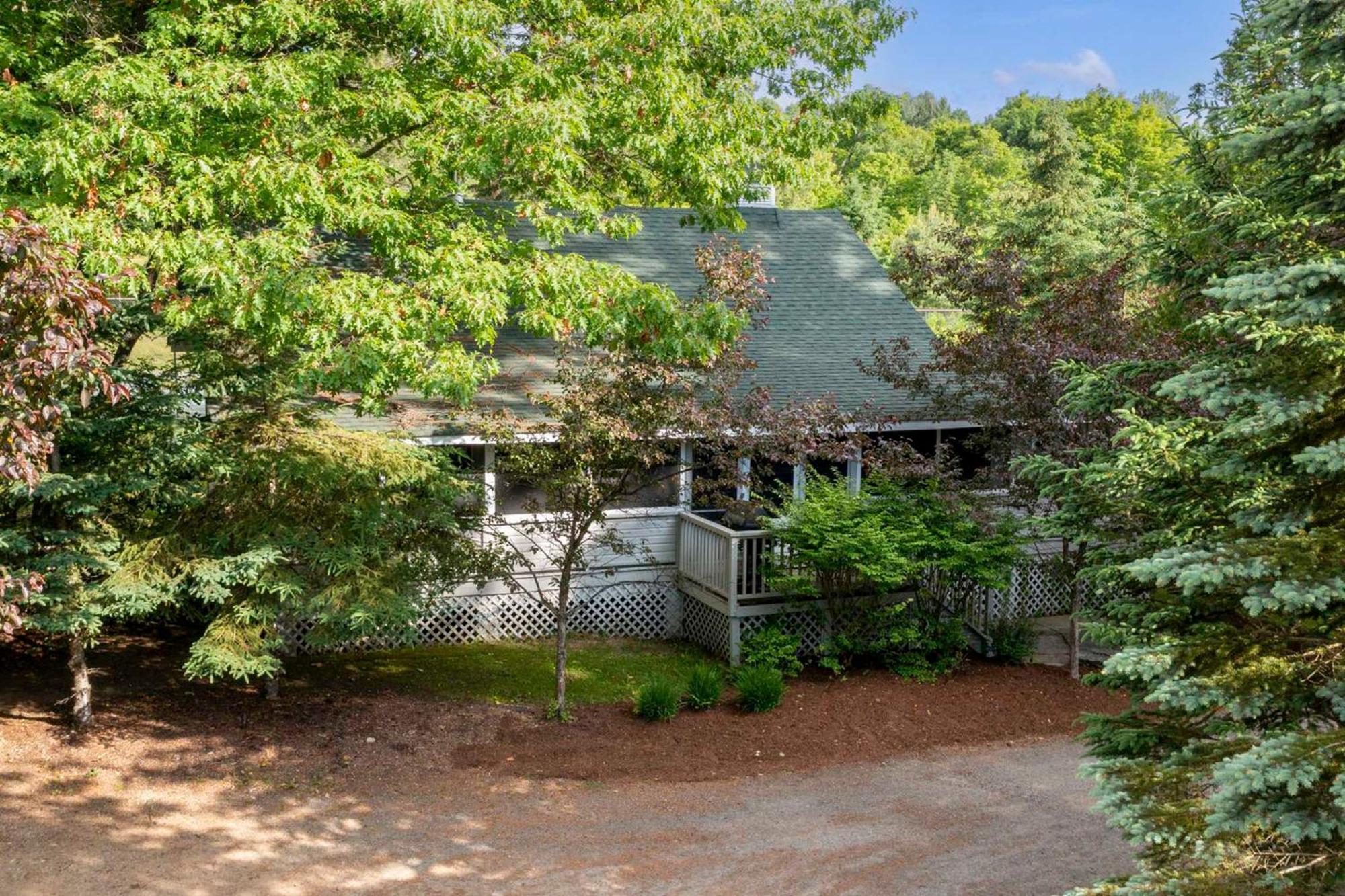Port Cunnington Lodge Dwight Exterior photo
