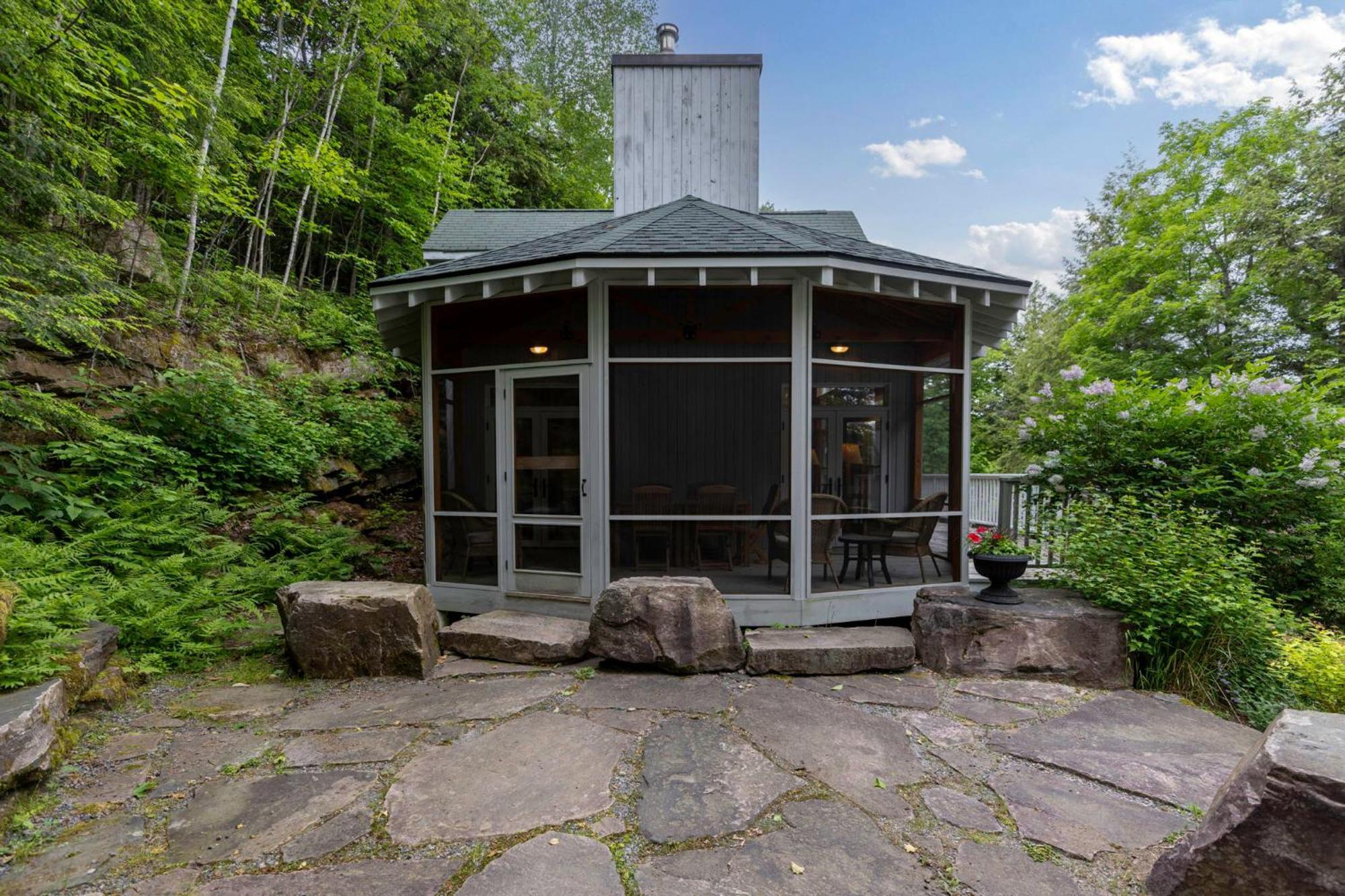 Port Cunnington Lodge Dwight Exterior photo